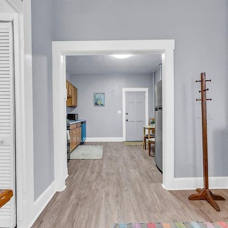 Historic Cozy Haven In Little Italy Apartment Cleveland Bagian luar foto