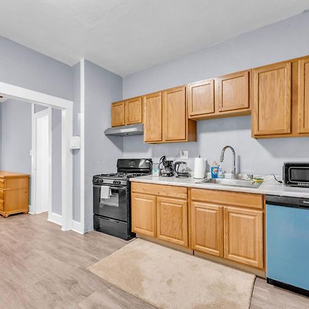Historic Cozy Haven In Little Italy Apartment Cleveland Bagian luar foto