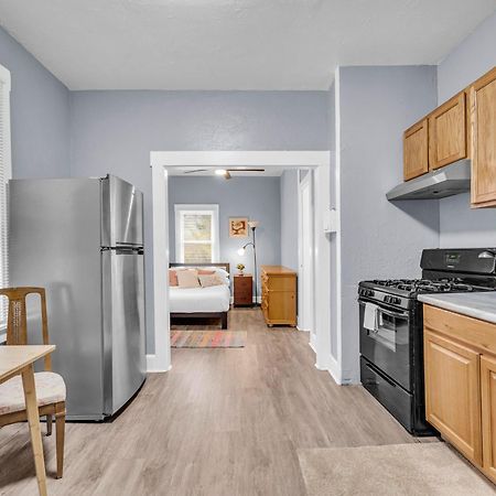 Historic Cozy Haven In Little Italy Apartment Cleveland Bagian luar foto