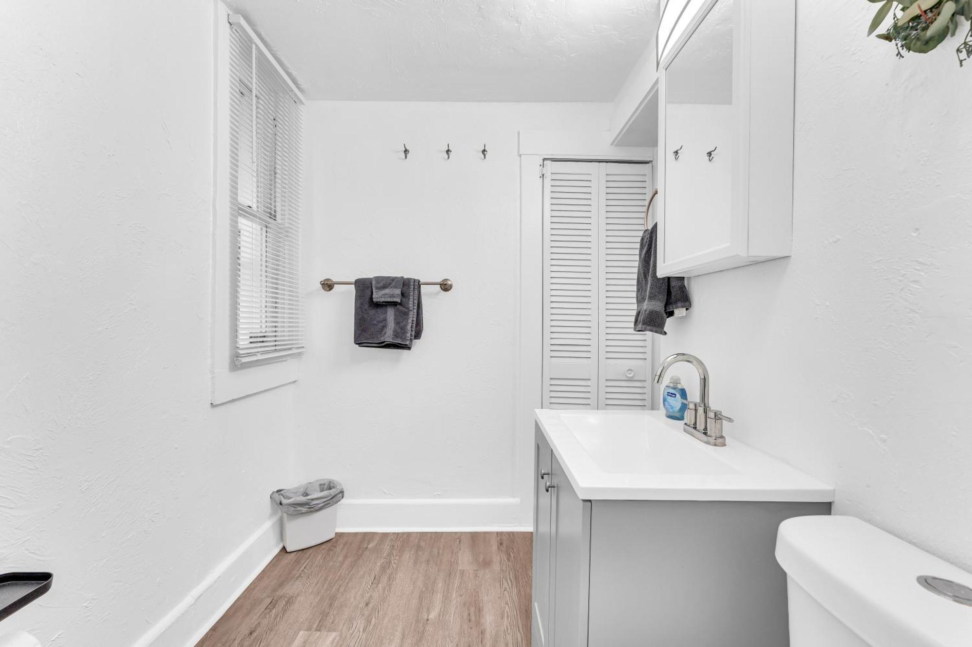 Historic Cozy Haven In Little Italy Apartment Cleveland Bagian luar foto